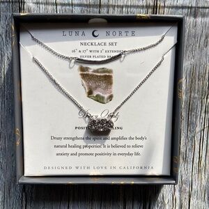 NWOT Luna Norte Silver Druzy Necklace Set